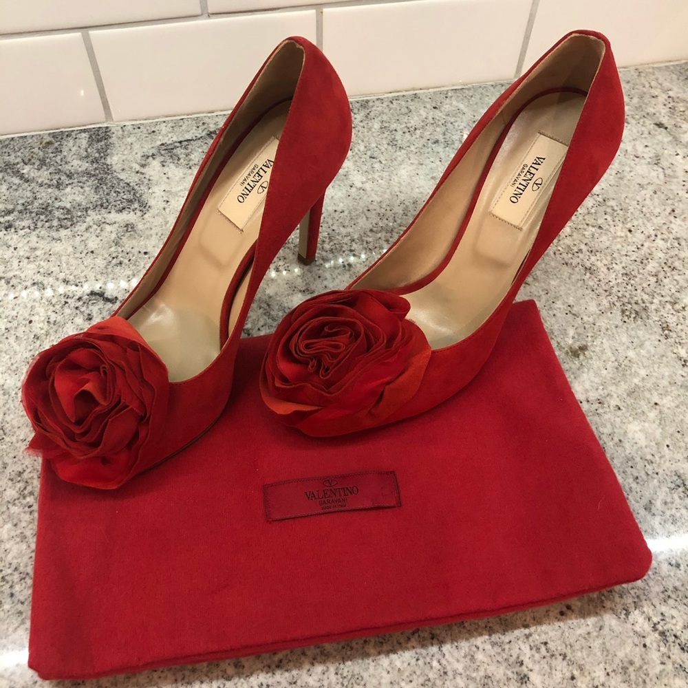 Brand New Valentino velvet pumps
